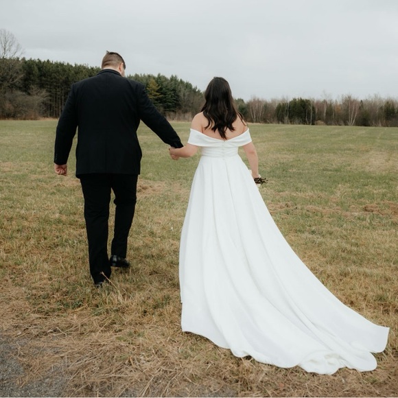 Dramatic A-Line Off-Shoulder Wedding Dress - Picture 4 of 6